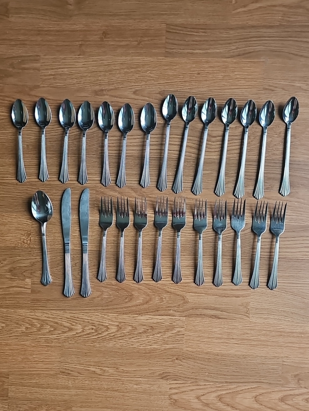 Farberware Flatware Heron Pattern Stainless Steel Silverware Bundle 27 Pieces